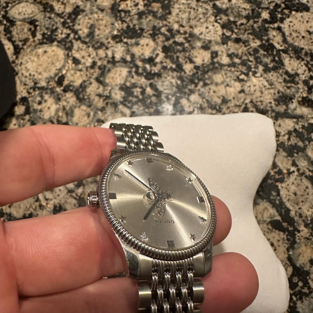 Gucci Timeless Watch - Picture 4 of 5